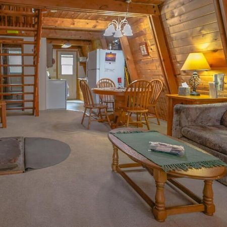Rustic Cabin 2 - Two Bedroom Forest Lakes Estates Екстер'єр фото